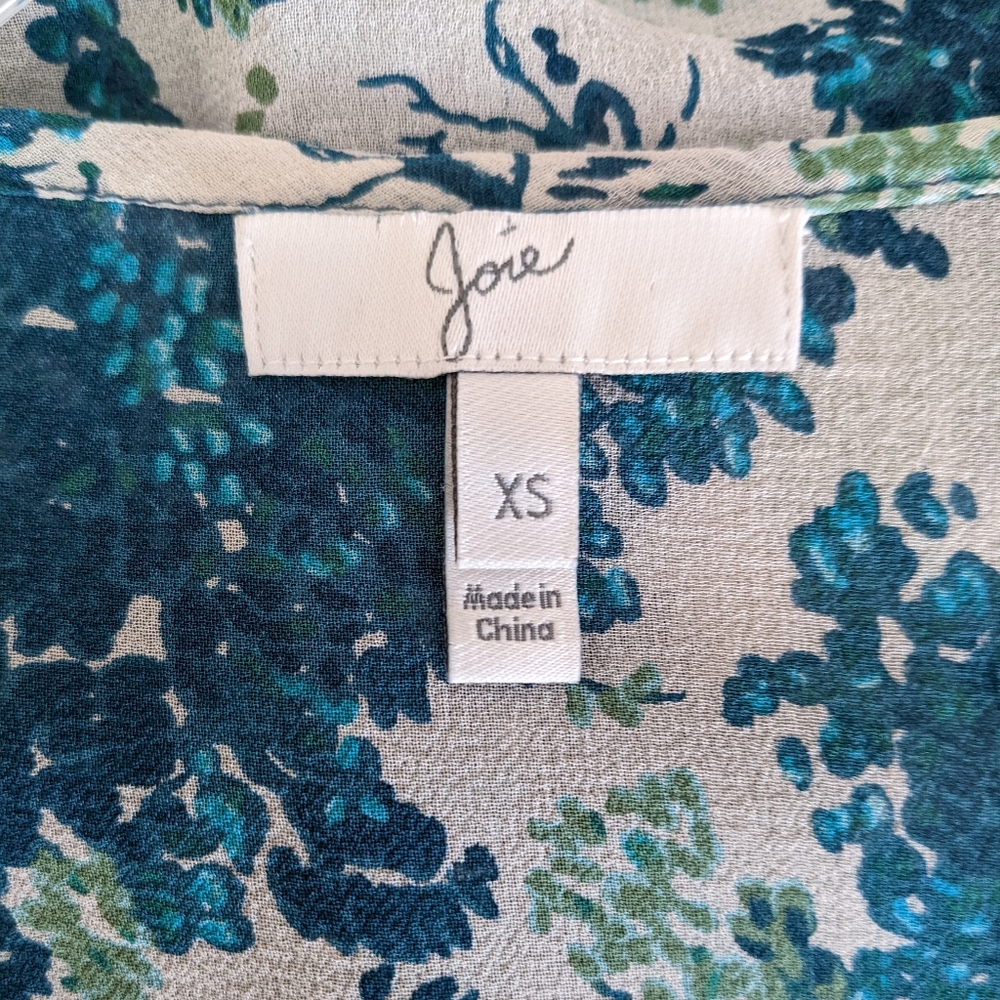 Joie silk blouse top size XS pintuck detailing washed silk floral blue green - Picture 4 of 4